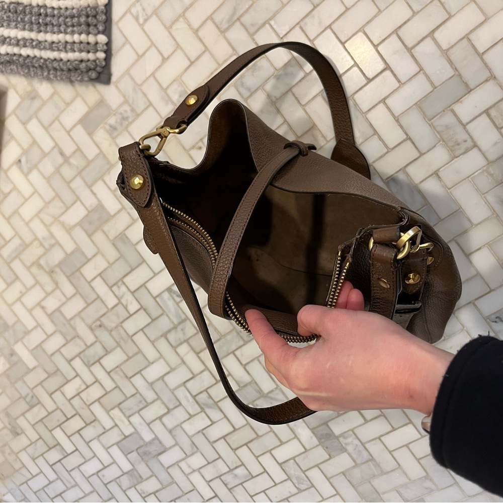 Brown crossbody/shoulder bag, gold hardware, soft leather. Excellent condition.